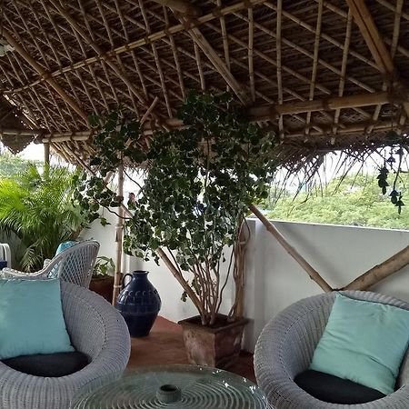 L'Escale Hotel Puducherry Zewnętrze zdjęcie
