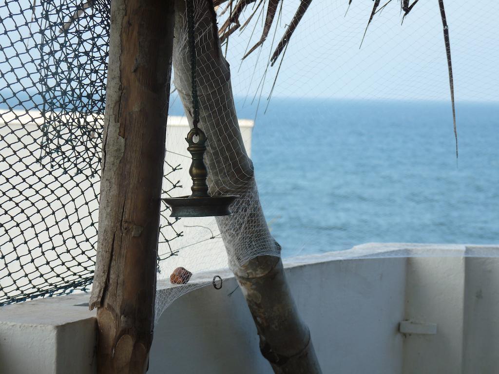 L'Escale Hotel Puducherry Zewnętrze zdjęcie
