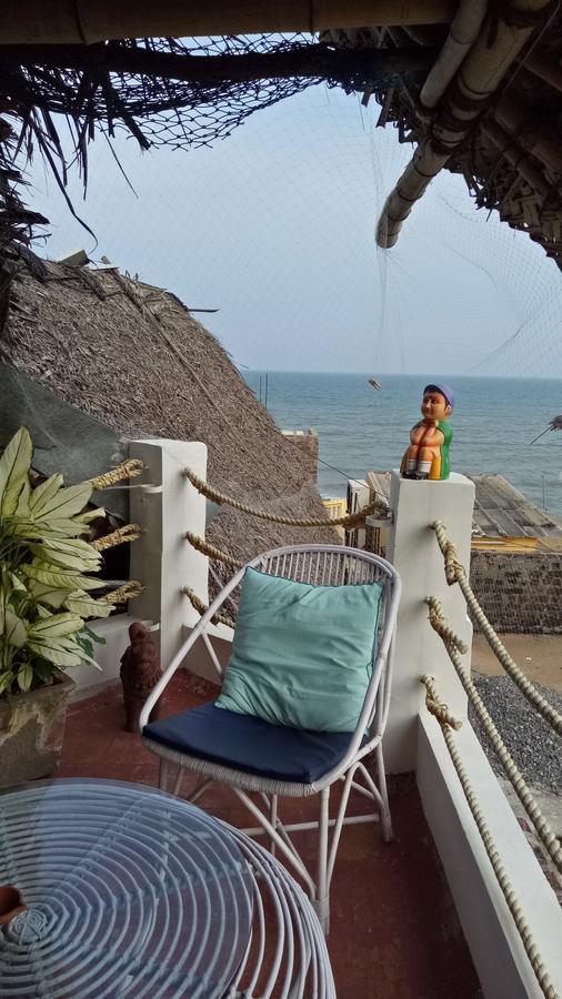L'Escale Hotel Puducherry Zewnętrze zdjęcie