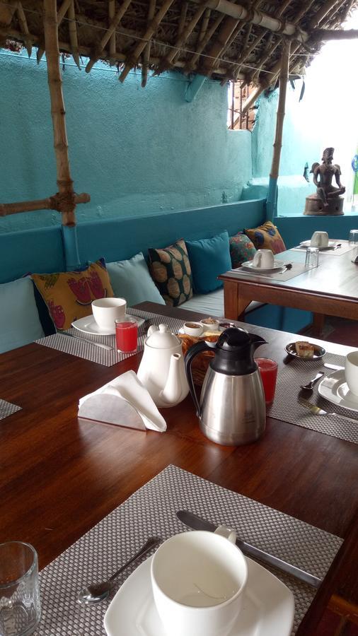 L'Escale Hotel Puducherry Zewnętrze zdjęcie