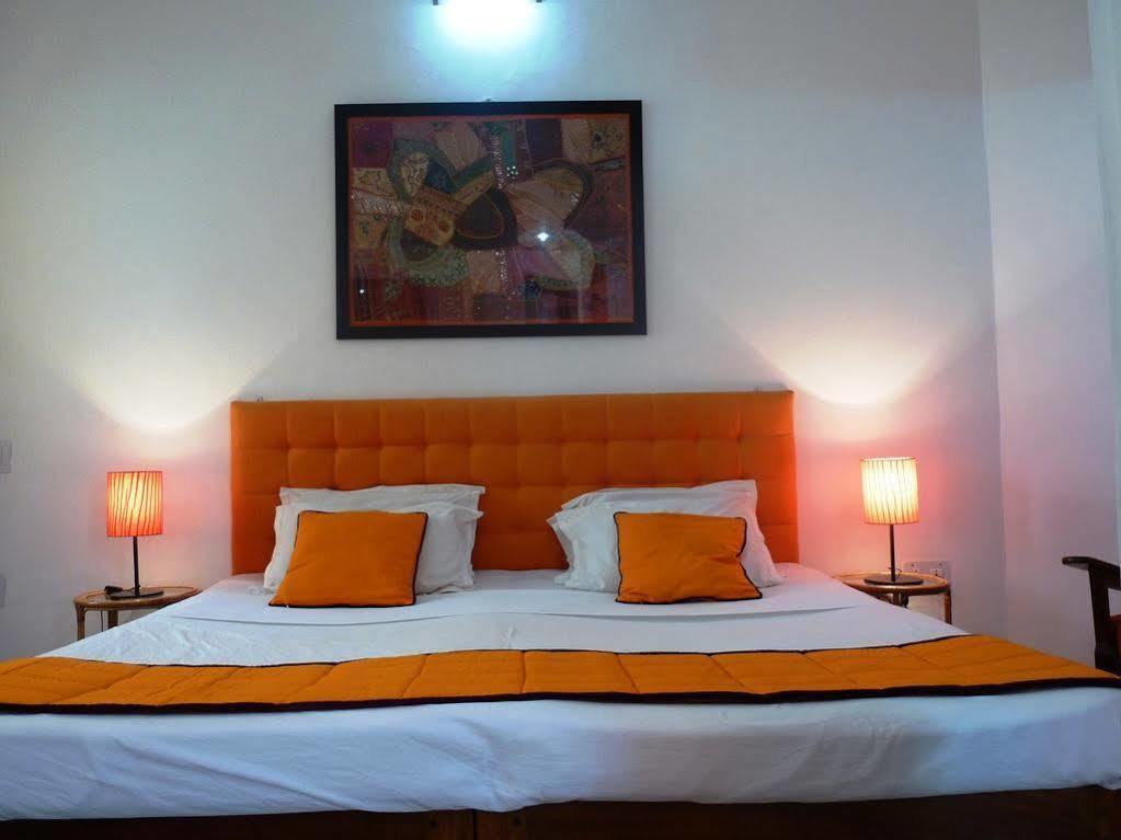 L'Escale Hotel Puducherry Zewnętrze zdjęcie