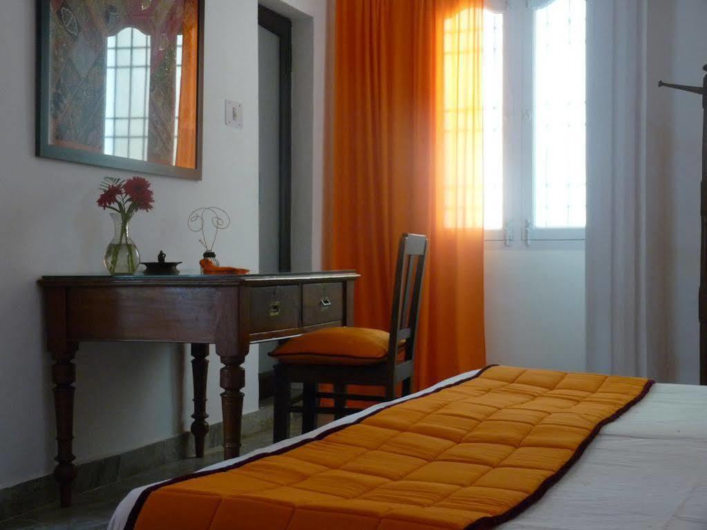 L'Escale Hotel Puducherry Zewnętrze zdjęcie